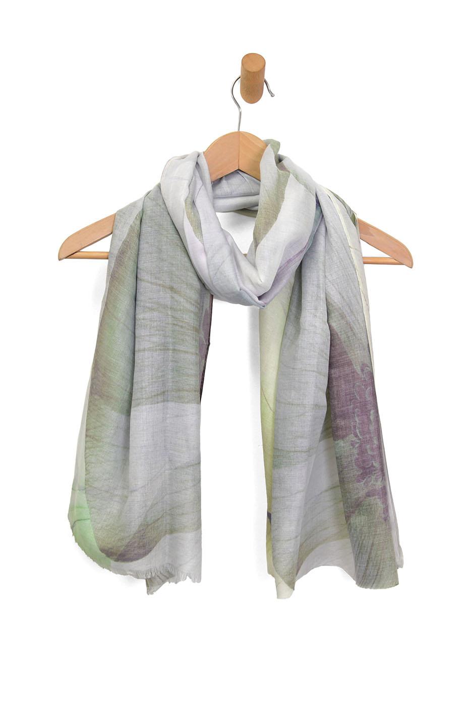 Pressed Daisy Scarf